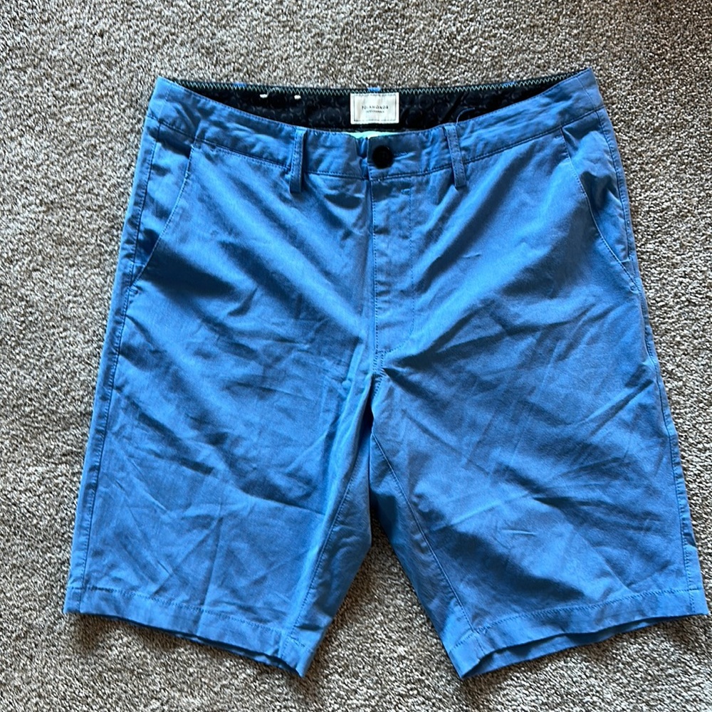 7 diamonds size 32